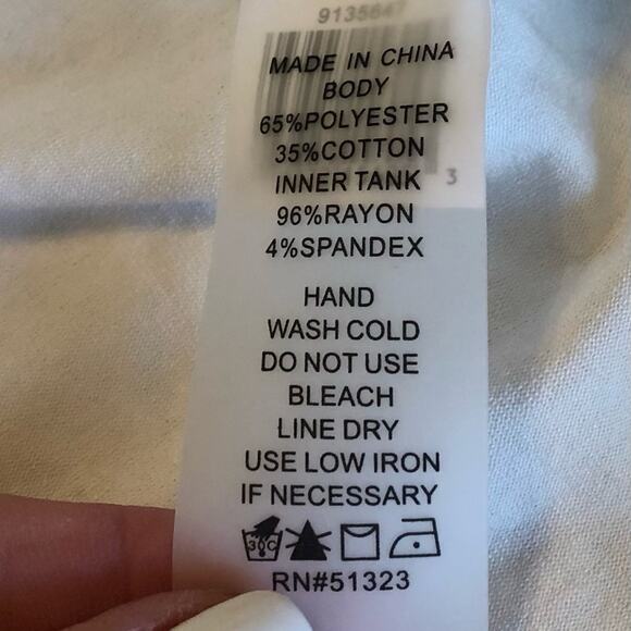 Vince Camuto Lace Top Women’s Size XS White Sheer Tank Lined Boho Crochet Boho - Picture 8 of 9